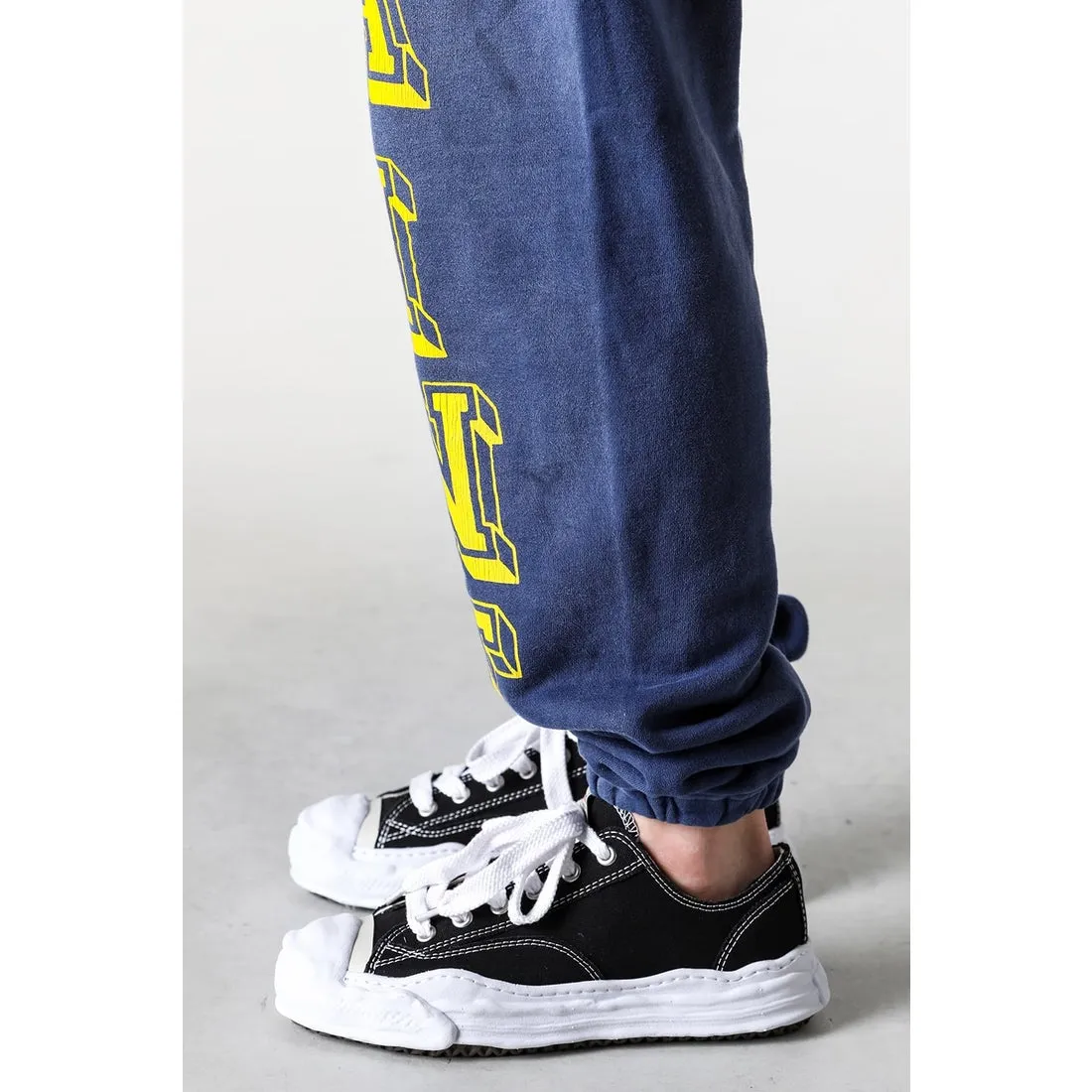 SAINT M×××××× ANGEL SWEATER PANTS/NAVY Angel Reborn Blue Sweatpants Washed Blue S-XL Assute Garment Dyeing Full Clothes Water Fading Dirty and Distressed New Vintage Ceiling God Cut Original Same Style